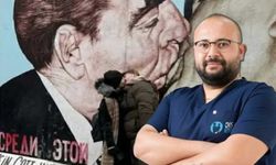 AKP'li ismin eşiyle öpüşme fotoğrafı ortalığı karıştırdı