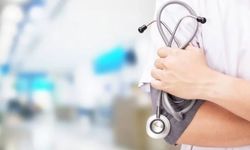 33 saat aralıksız çalışan cerrahi asistanı kaza geçirdi