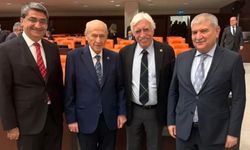 Devlet Bahçeli ve Cengiz Çandar’dan samimi fotoğraf! Not dikkat çekti