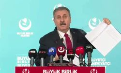 Cumhur İttifakı üyesi lider DEM Parti'nin raporunu yırttı