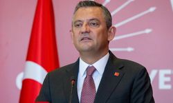 CHP lideri Özgür Özel'in elindeki noter tasdikli belge: 'Büyük yankı uyandıracak'