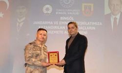 Bingöl Valisi Dr. Ahmet Hamdi Usta PKK'lı teröriste ödül verdi