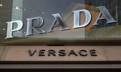 Prada, Versace'yi resmen satın aldı