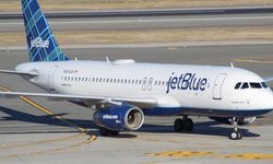 Havada büyük tehlike! Yolcu uçağı, savaş uçağıyla çarpışmaktan son anda kurtuldu