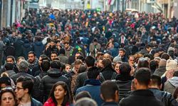Sorunları çok, siyasette adı yok: 'Gençler, siyaset sahasında ücretsiz iş gücü'