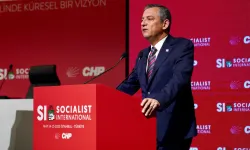 CHP lideri Özel Sosyalist Enternasyonal toplantısında konuştu: "Diktatörlere teslim olunmamalı"