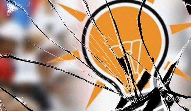 AKP’li Vekilden İl Başkanına: “Korkuyorsan evde karının yanına otur!”