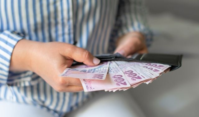 Vatandaş umutla bekliyordu: İktidarın asgari ücrete 'ara zam' kararı sızdırıldı