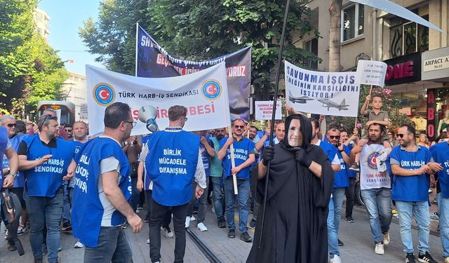 Eskişehir'de eylem yapan kamu işçileri: Bunlar yeterli değil, grev kararı alınsın