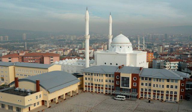 Kartal İmam Hatip YKS'de ilk 10'a 6 öğrencisini soktu: 2'sine TOGG verilecek