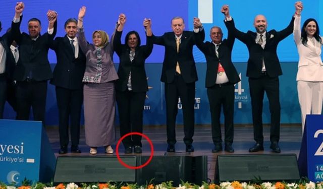 Özlem Çerçioğlu'nun AKP'ye geçerken giydiği ayakkabı dikkat çekti! Lakabını da bıraktı