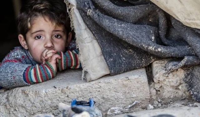 Yoksulluk çocukları ailelerinden koparıyor... Bakılamayan çocuk sayısında yüzde 40 artış!