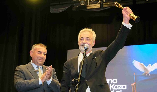 Mehmet Aslantuğ: Ödülümü Zeydan Başkan adına alıyorum!
