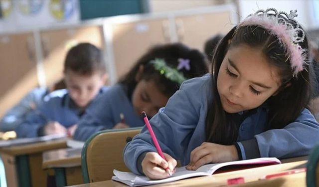 İstanbul'da pazartesi alarmı! Okullar için kritik karar