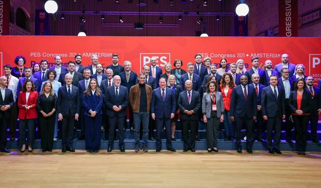 CHP lideri Özgür Özel Amsterdam'da: Özgürlük için mücadeleye devam edeceğiz