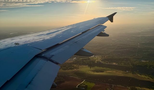 Yolcu uçağı acil iniş yaptı! İşte nedeni...