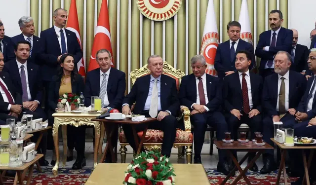 Erdoğan-Davutoğlu fotoğrafına ilk açıklama: Hayra yorulmalı!