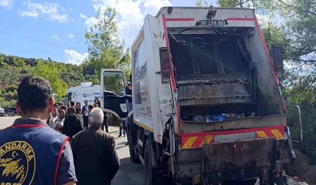 Çöp kamyonunda vahşet! Arkadaşının boğazını kesti