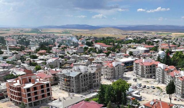 31 bin nüfuslu ilçeye 315 milyonluk hükümet konağı!
