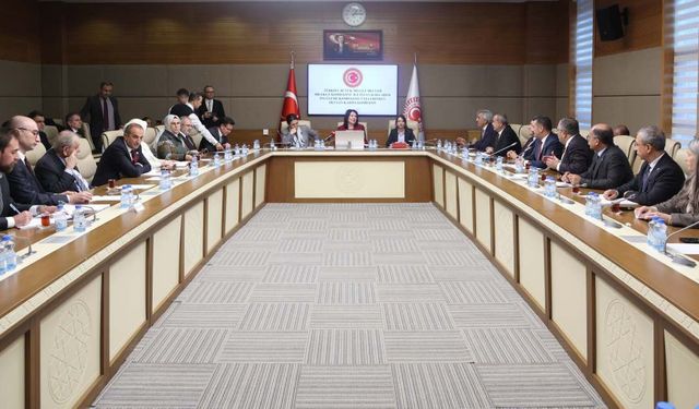 CHP’li Tanrıkulu’ndan AKP’li Sarıçam’a: Bu milletvekili adabına yakışmaz