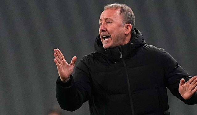 Sergen Yalçın’dan eleştirilere yanıt: Ben Cengiz'e topu ayağına aldığında ne yapacağını…