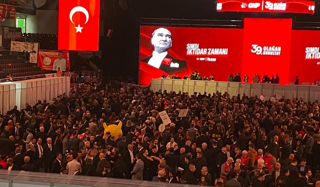 CHP kurultayının son günü sürpriz konuk! Tüm gözler ona çevrildi