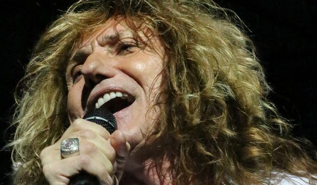 Rock efsanesi David Coverdale’den veda: Artık dar kot pantolonlarımı bırakmanın zamanı geldi!