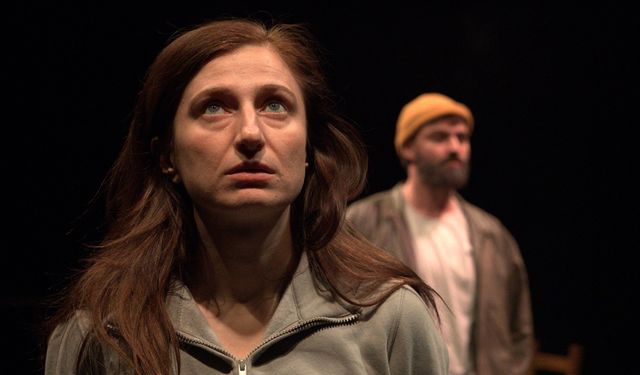 “En Sevdiğinden Başla” Karbon’da seyirciyle buluşuyor