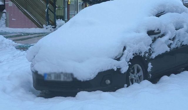 Yoğun kar yağışı nedeniyle 66 yerleşim yerinin yolu kapandı