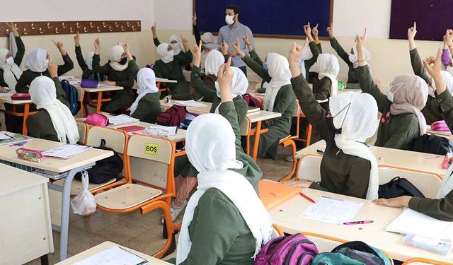 'Dindar Nesil' hedefinin bir örneği: İmam Hatiplere sınavla öğrenci!