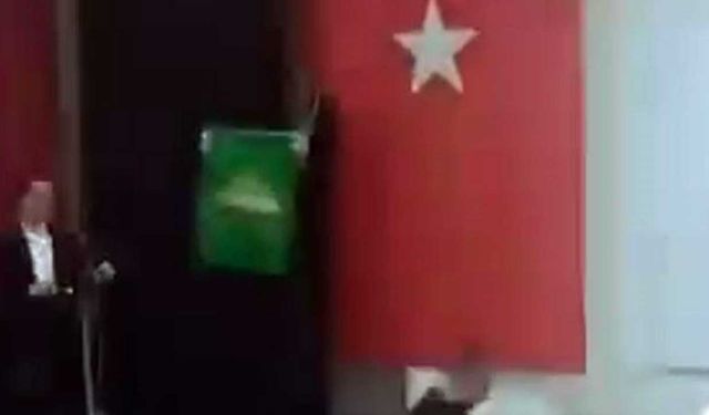 Okulda skandal görüntüler: Lise etkinliğinde HÜDA PAR bayrağı