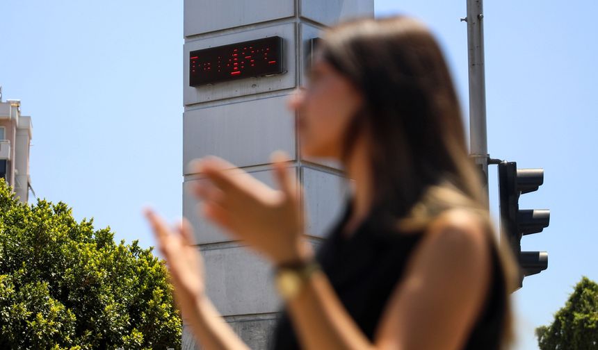Antalya'da 95 yılın en sıcak günü yaşandı