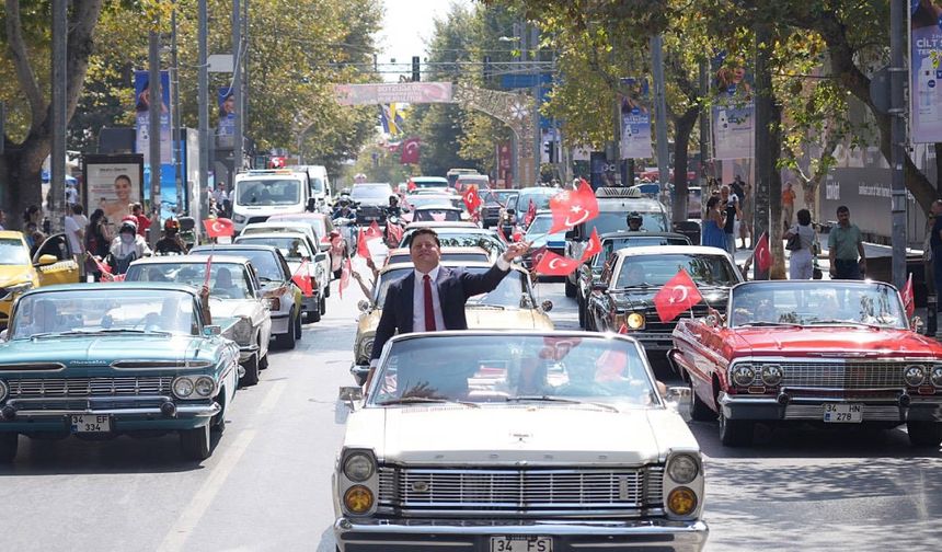 Kadıköy’de 30 Ağustos Zafer Bayramı Konvoyu