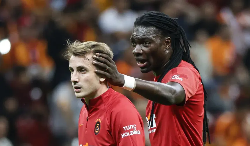Bafetimbi Gomis'ten Kerem Aktürkoğlu'na çağrı
