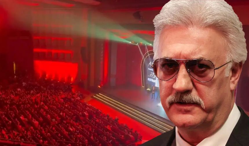 Afife Tiyatro Ödülleri'nde Tamer Karadağlı'ya şok protesto! Salonu terk ettiler...