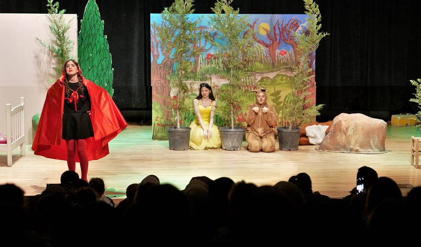 Keçiören’de Kırmızı Başlıklı Kız müzikali çocuklarla buluştu