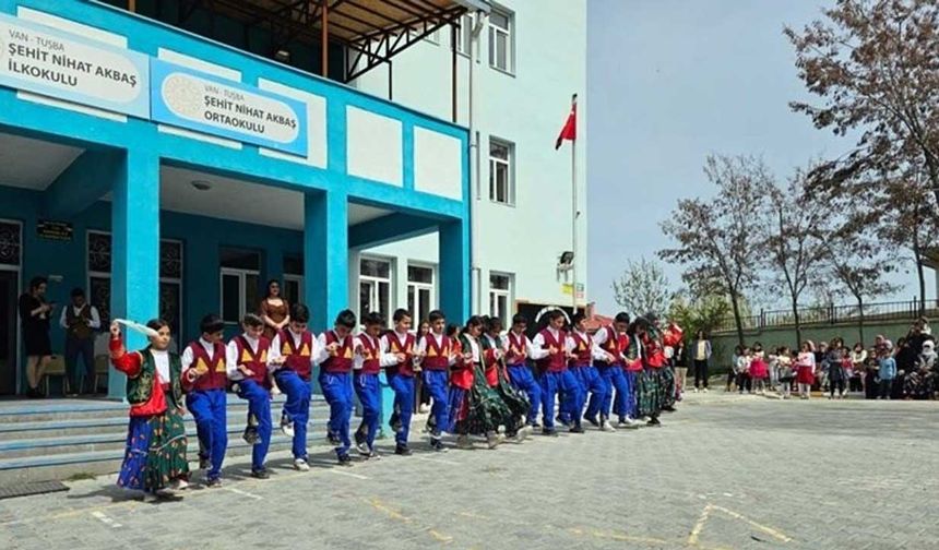 İnşaat mühendislerinden 'Van' isyanı: 'Fay hattı üzerine okul ve villa kompleksi yapıldı'